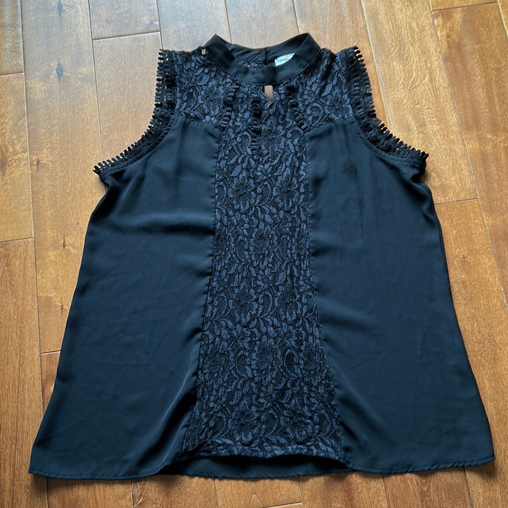Eve & Maddie Lace top